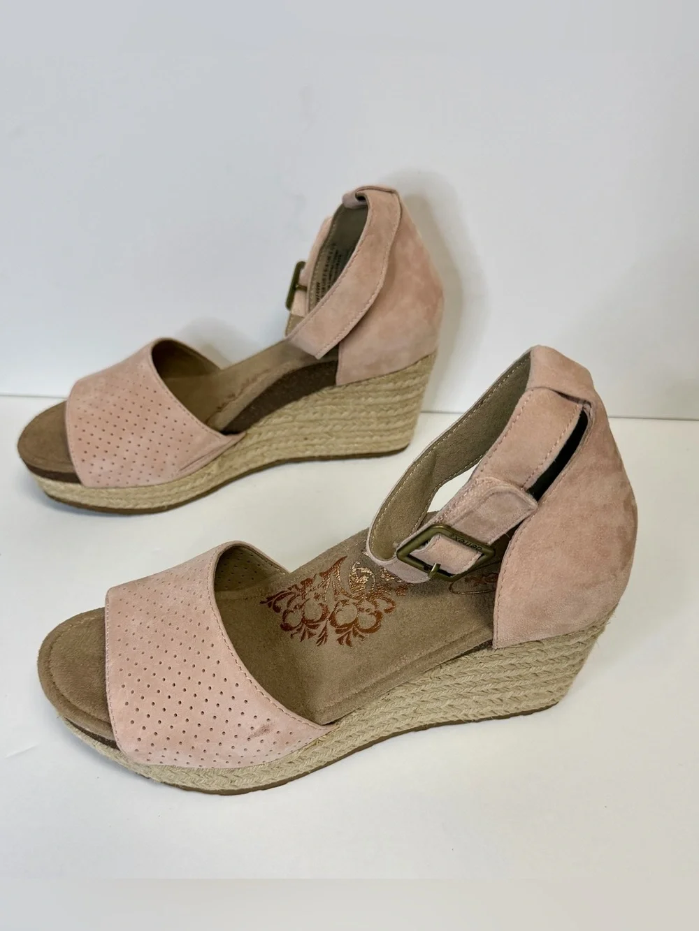 Aetrex – Women’s Miley, Blush Wedge Sandal. EU 38. New in Original Box.